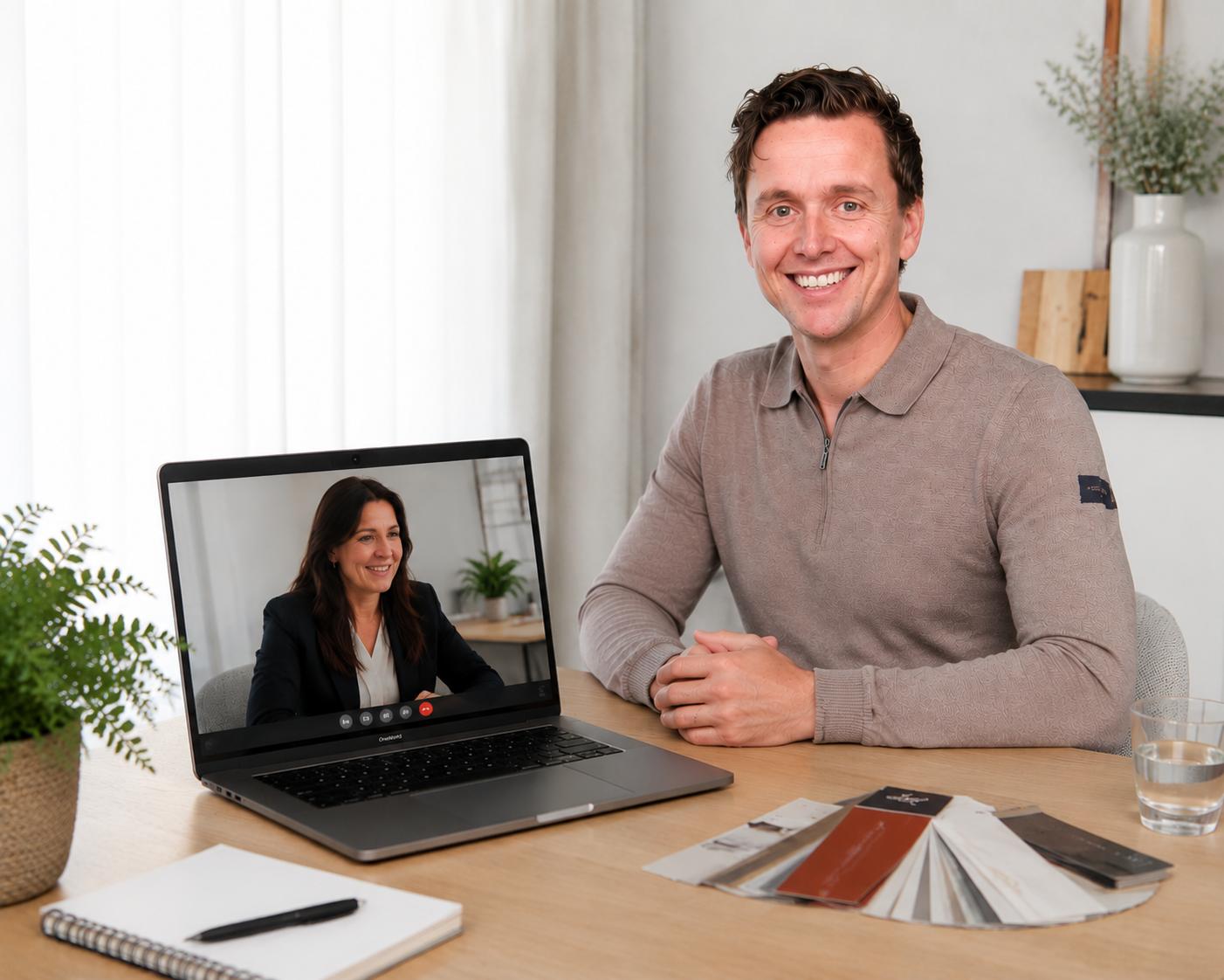 Adviseur van Maatkastdeal.nl tijdens een gratis online adviesgesprek